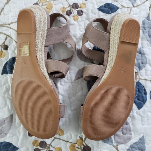 Torrid || 8 Taupe Stretch Slingback Wedge - Picture 4 of 6